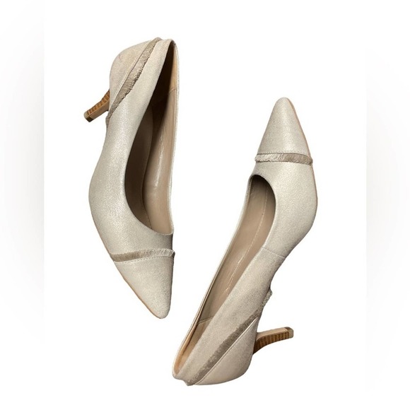 DONALD PLINER FLOE SILVER LEATHER/POINTED TOE/KITTEN HEEL CLASSIC PUMP SIZE 7 - Picture 3 of 5
